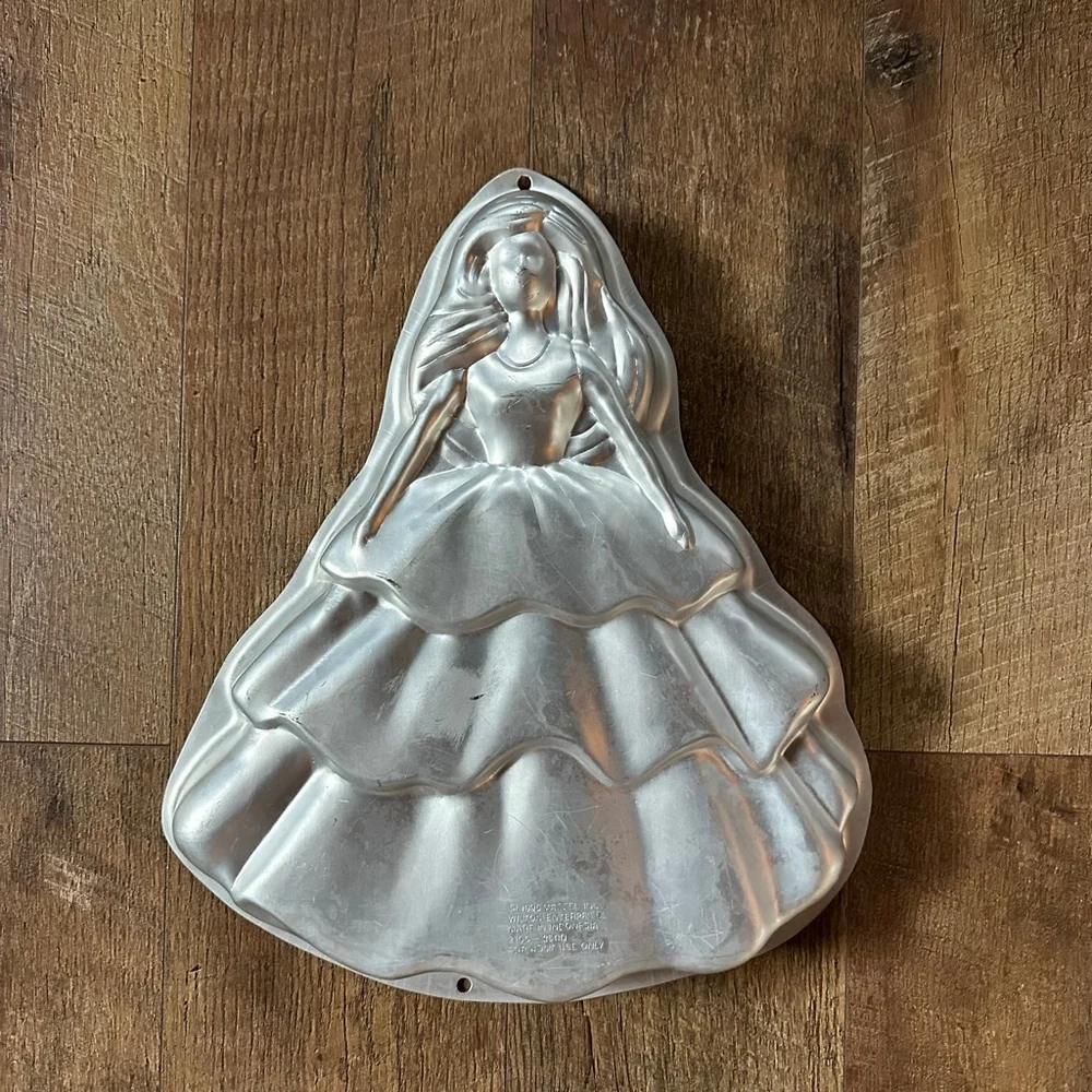Wilton Silver Barbie 1995 special edition Doll Dress Cake Pan
